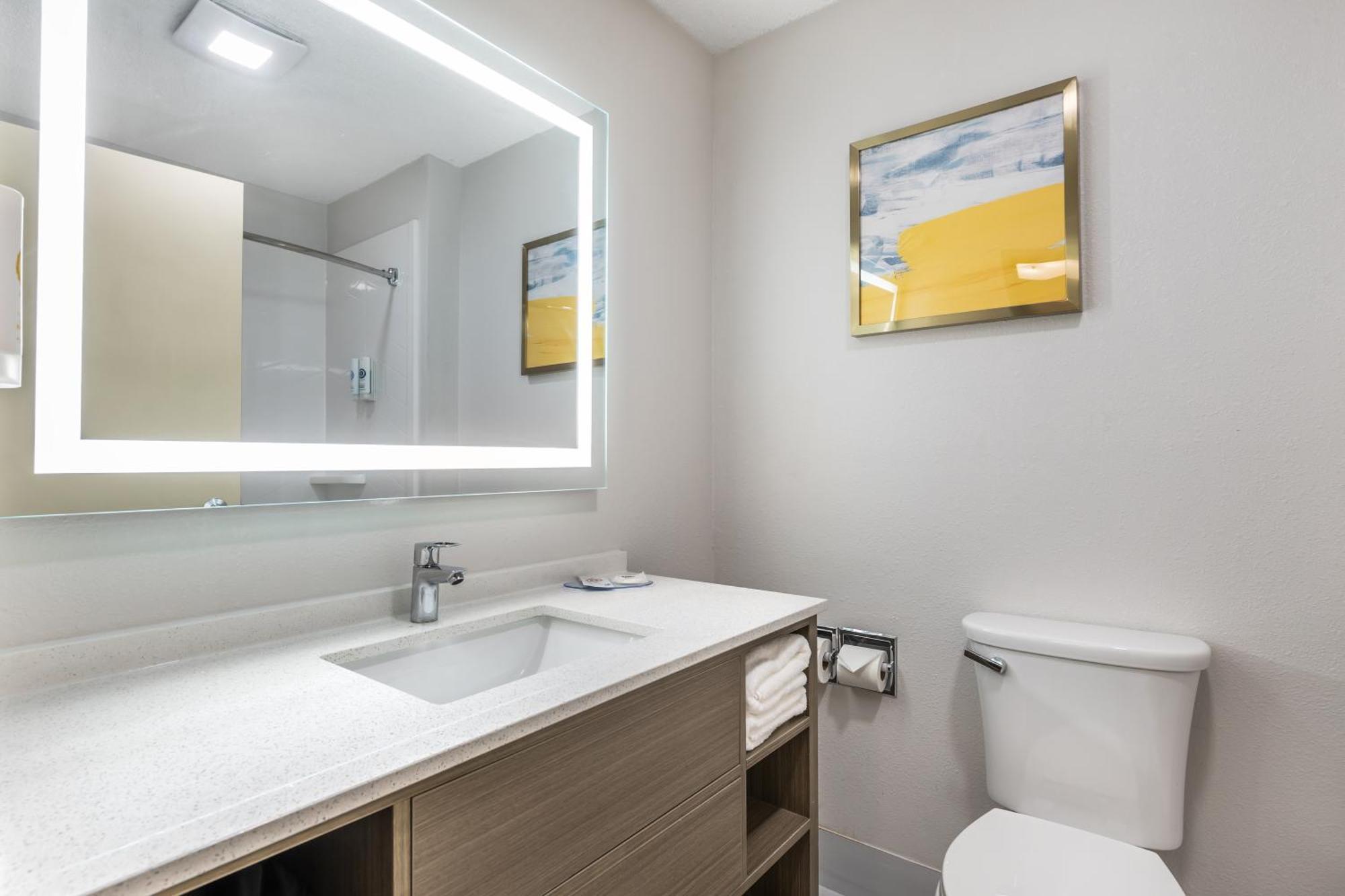 Comfort Inn Davenport East - Bettendorf דבנפורט מראה חיצוני תמונה